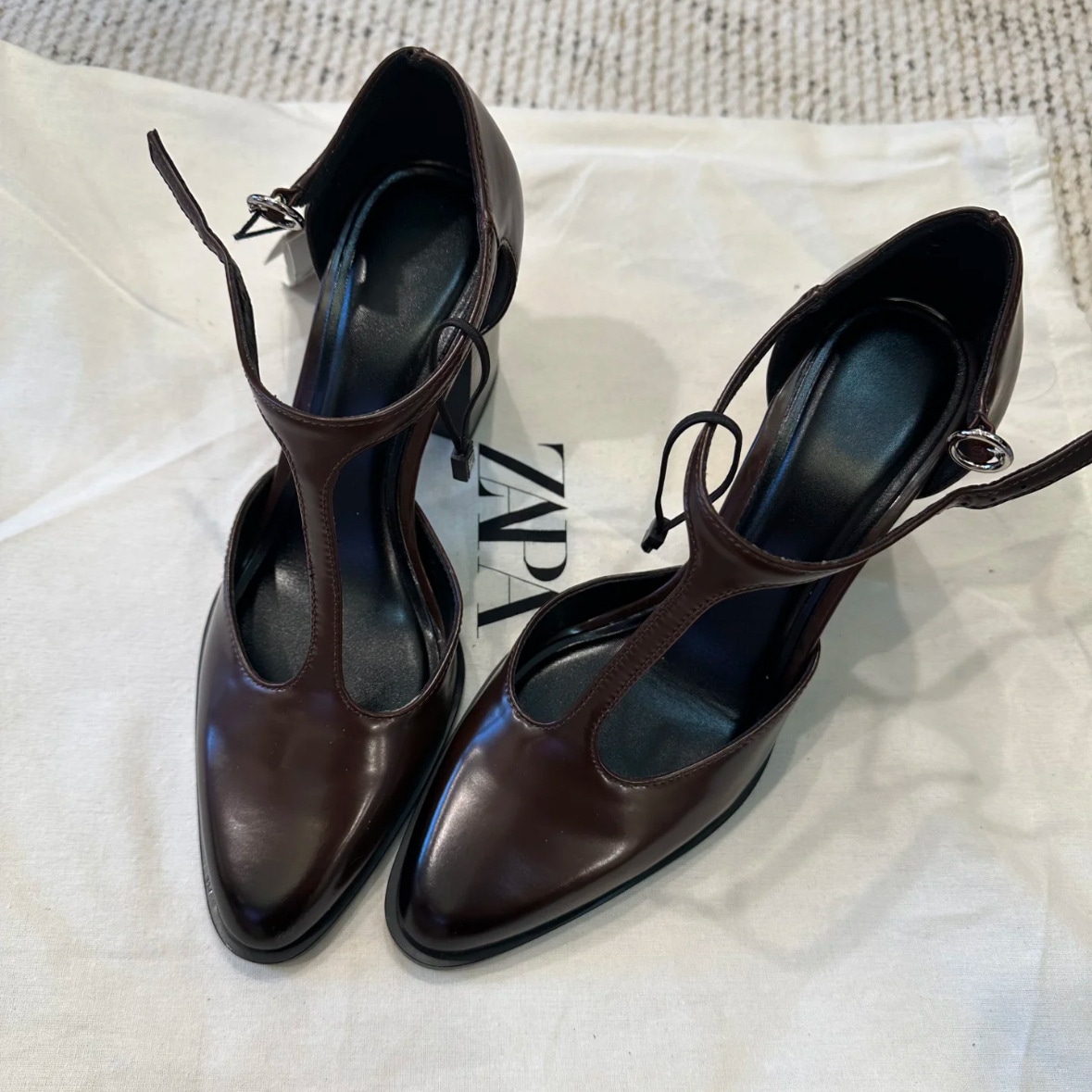 111 シープスキンエディション新しい本物の革の太いかかとのための女性用の先のとがった靴shoesメアリージェーンシングルシューズスクープシューズ 5,069円