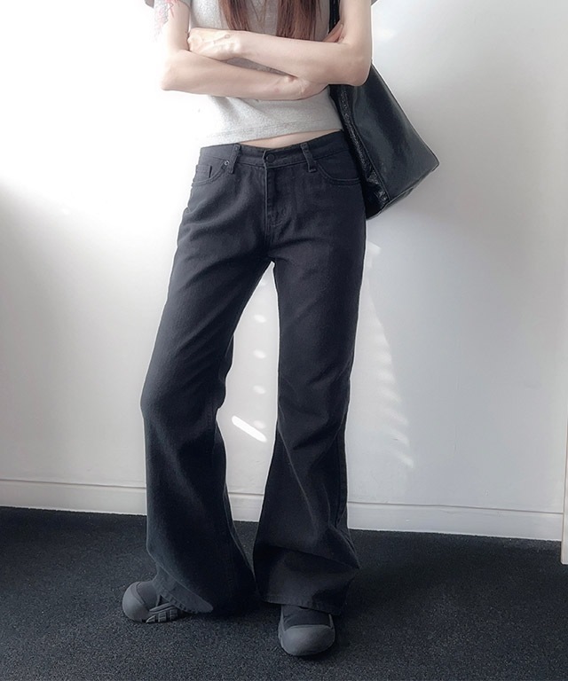 ブラックローブーツカットパンツ