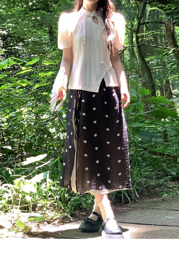 パフスリーブ アプリコット ステッチ 大きいサイズ 婦人服 トップス 個性的 トップス シャツ ブラウス 袖あり 半袖 襟なし かわいい 大人可愛い 大人 上品 おしゃれ お洒落 柄 春 夏 10代