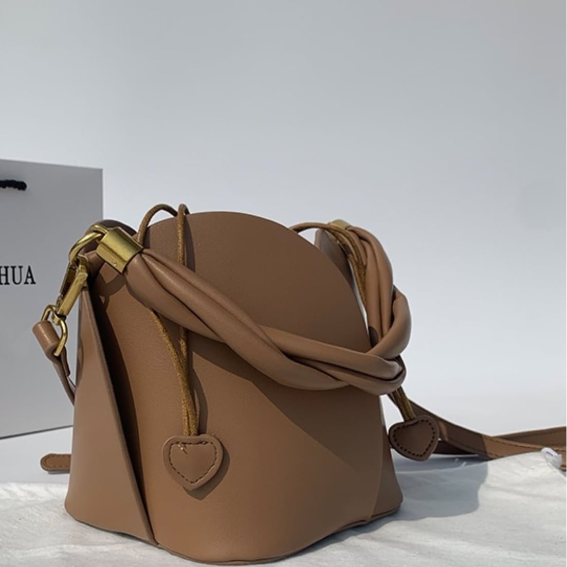 ハンドバッグ レディースバッグ レディース ショルダーバッグ パーティー 斜めがけバッグ 2WAY ダイヤ フェイクレザー ラウンド 肩がけバック チェーン ミニバッグ ジッパー 収納 キルティング