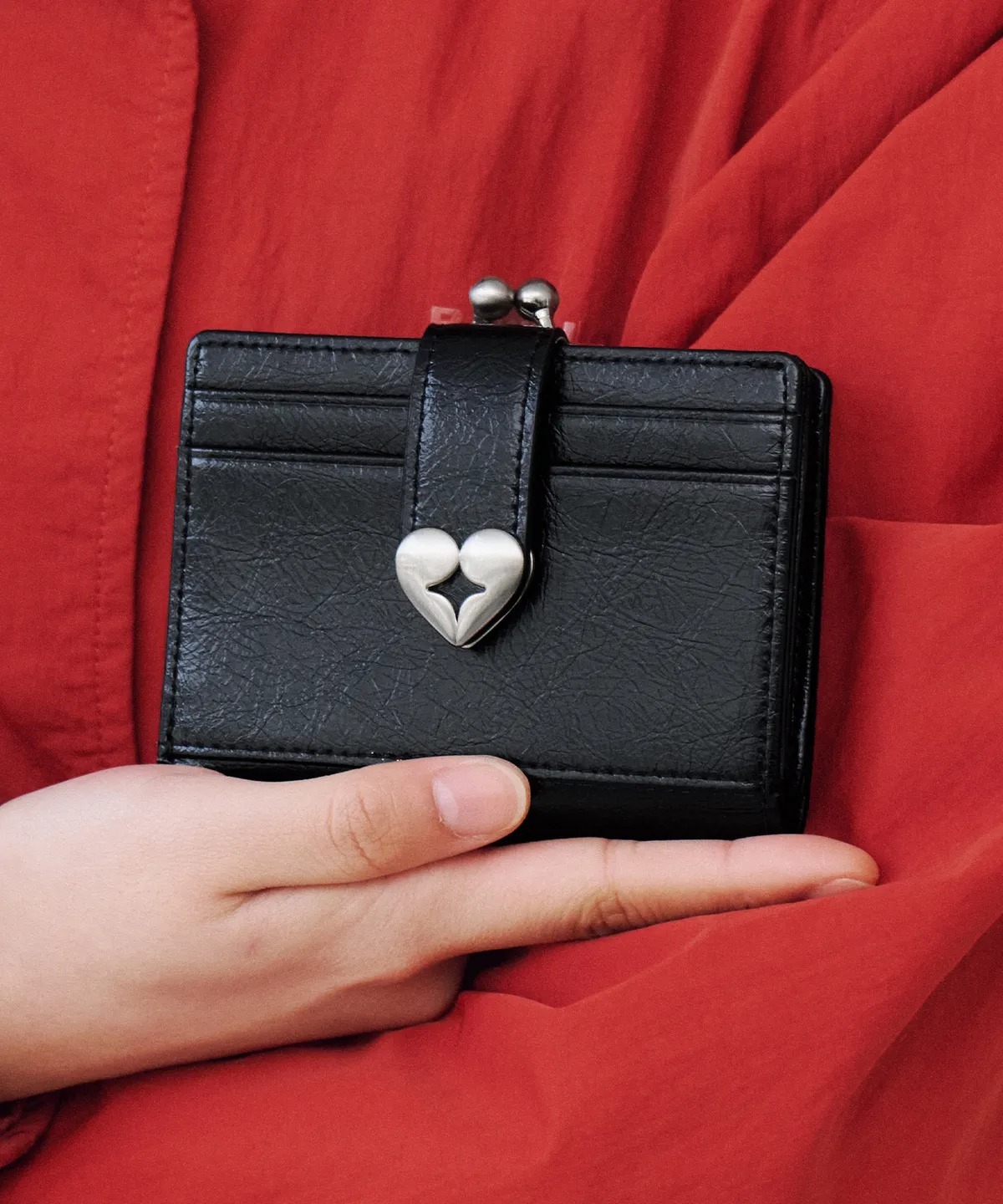 CRINKLE HEARTY FRAME BRIDGE WALLET