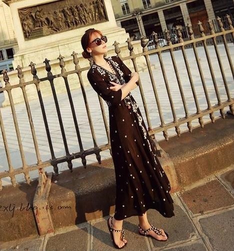 1512. 花柄刺繍ボヘミアンロングワンピース（ブラック） 2019 春夏 sale カジュアル 通学 普段使い 女子会 ランチ ショッピング