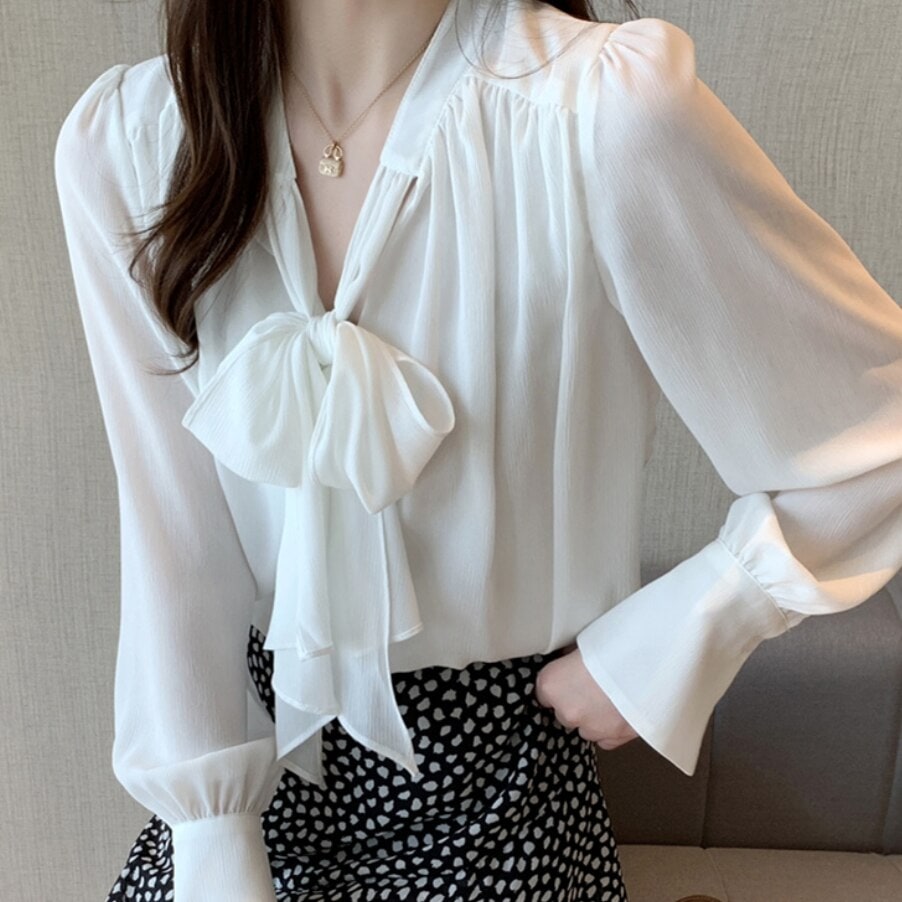 トップス デート かわいい 大人可愛い きれいめ シンプル カジュアル 大人 上品 おしゃれ お洒落 ブラウス　シフォン 長袖 リボン ボウタイ 無地 オフィス ママ 入学式 卒業式 イベント 春 5,202円