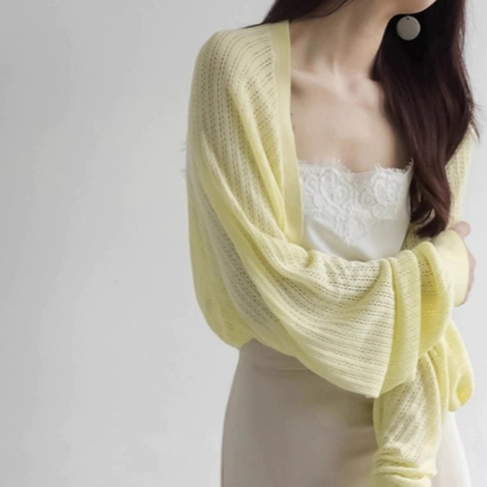 レディース ニット カーディガン 上着 羽織 前開き ショート 長袖 襟なし 透け感 伸縮性 薄手 かわいい 大人可愛い きれいめ シンプル カジュアル 上品 おしゃれ レトロ こなれ感 ラフ