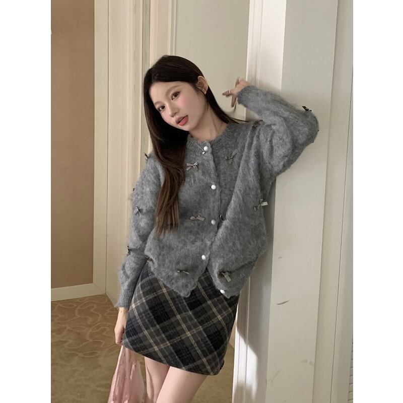 トップス ニット カーディガン 前開き 長袖 襟なし リボン もこもこ ふわふわ ボタン モヘア かわいい 大人可愛い きれいめ シンプル カジュアル 上品 おしゃれ こなれ感 ガーリー 主役級 存在