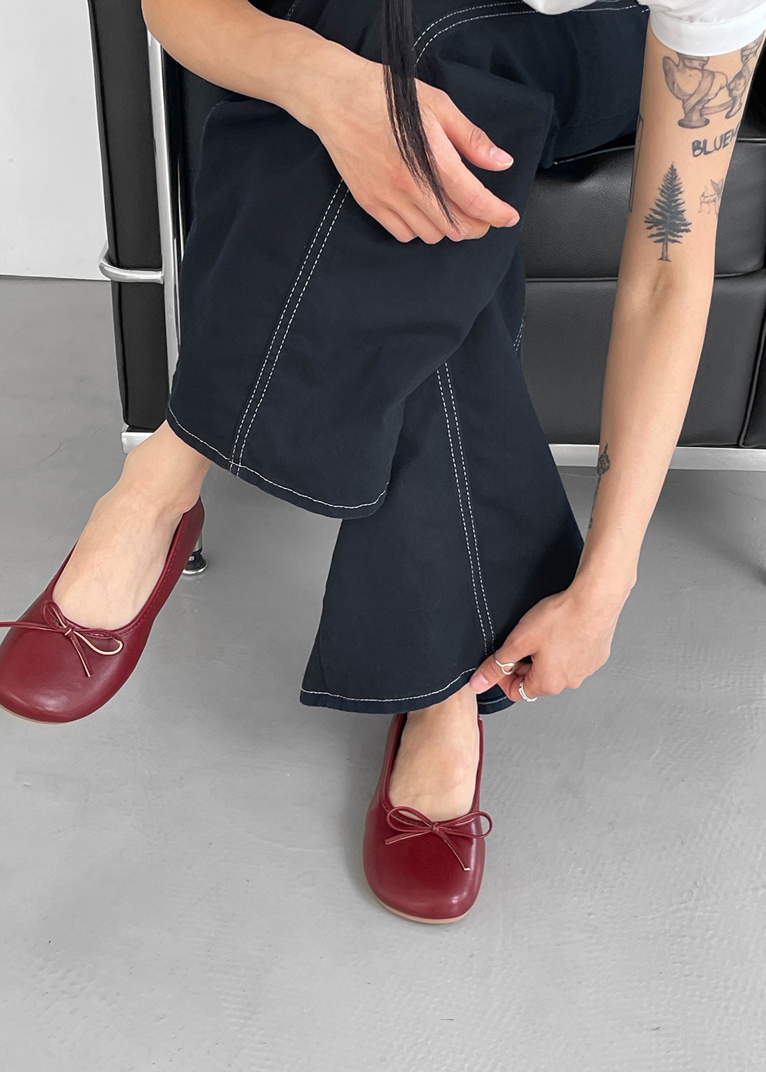 フベンリボンラウンドフラットシューズ