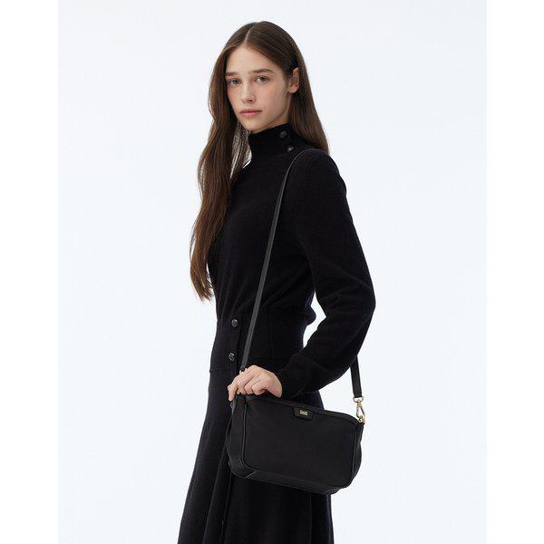[25SS] [定番商品] ブラックロゴ装飾レザーショルダーバッグWCBA5E657BK