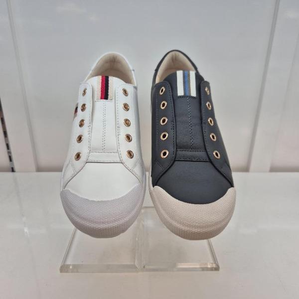 HC11 牛革女性靴 G8K3U51E3P (42020396)