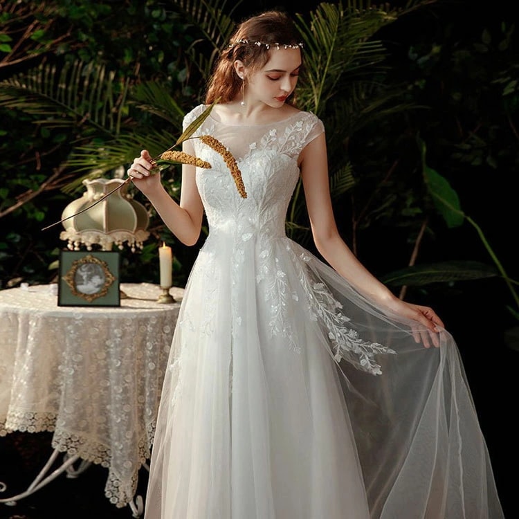 人気SALE ウェディングドレス ノースリーブ レース 花柄 可愛い 白 結婚式ドレス 二次会ドレス ロングドレス 姫系 プリンセスドレス 花嫁ドレス ホワイトドレス 海外挙式 Aライン ウェディング