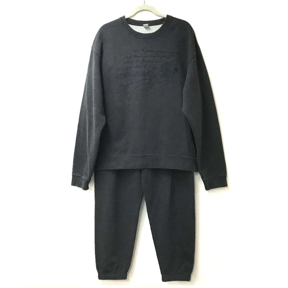 Berluti ベルルッティ セットアップ ロゴ カリグラフィ トップス 長袖 ボトムス アパレル スウェット トレーナー パンツ パーカー プルオーバー コットン グレー