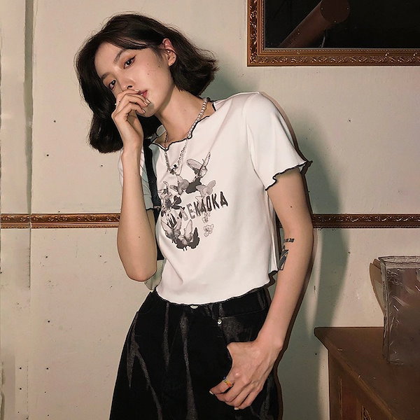 白い女性のショートTシャツ - その他