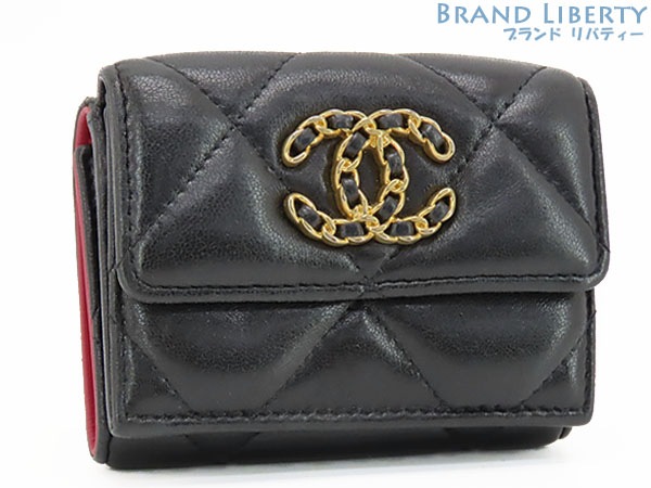 美品シャネルCHANEL19シャネルディズヌフココマークマトラッセスモールフラップウォレット三つ折り財布