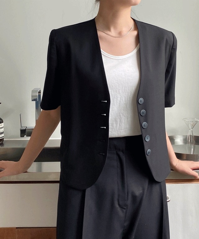 [再進行][2color] ノーカラー 半袖 クロップジャケット