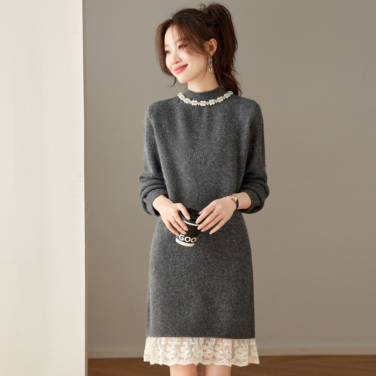 秋冬新作のゆったりとしたビーズ付きスパンコール付きレディースベースレイヤートップスタイリッシュでトレンディなニットウェアセーター