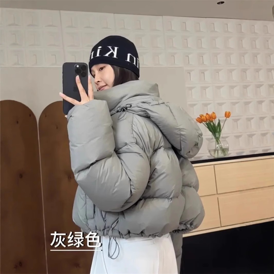 韓国語版 2024 冬の新ダウンジャケットの女性のショートフード付き肥厚ルーズホワイトダックダウンジャケット小男のジャケット