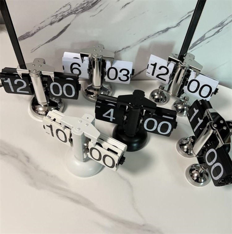 INSスタイル フリップ時計 置時計 レトロ 工芸品 一脚時計 書斎 お祝いギフト ビジネスギフト 小天秤 自動改ページ 時計 クラシック リビング デスクトップ