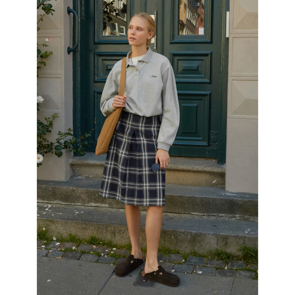 そしてあなたはAラインミディスカート (ネイビーチェック) をフェンチャーグします