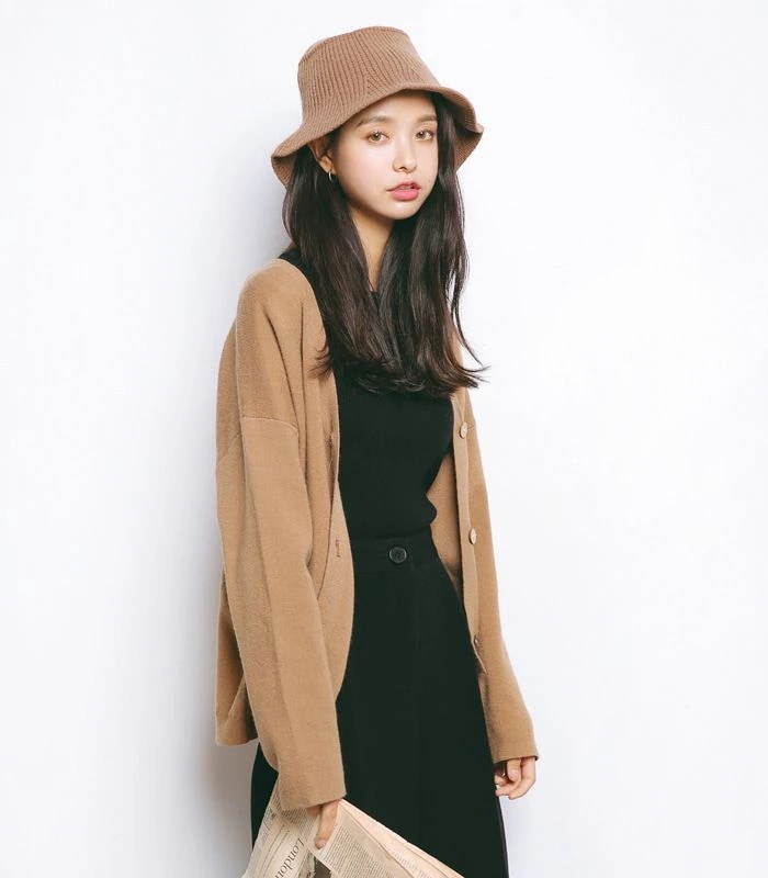 カーディガン レディース カジュアル ニットウェア ジャケット フェザートレイル 長袖 ピュアカラー ガーリー レイジー Vネック 着回し 休日デート 通学 通勤 オフィス 羽織 秋 冬 普段使い