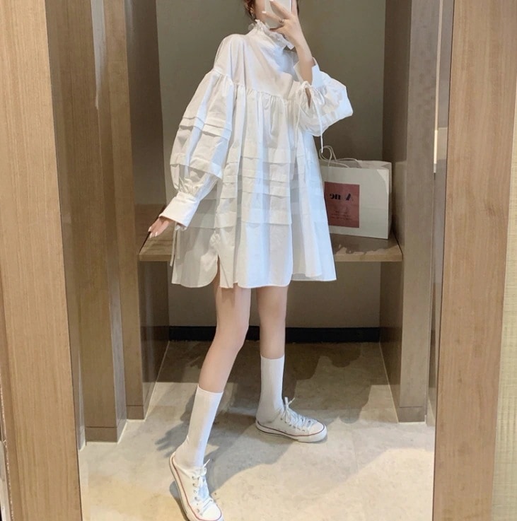 ワンピース ミニ丈 長袖 レディース 春 無地 ホワイト ブラック 2色展開 フリルネック フレア ボリューム袖 体型 カバー イベント 休日 お出かけ デート 普段使い ファッション おしゃれ ガー