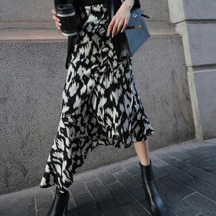 スカート ボトムス アシンメトリー プリント レディース エレガント きれいめ カジュアル おしゃれ ミモレ丈 大人 可愛い フェミニン ギャザー バイカラー 体型カバー ブラック 黒 春 夏 秋 冬