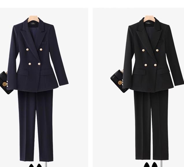 レディース パンツスーツ キルティング 厚手 上着 ジャケット 黒 紺 パンツ セットアップ フォーマル ストレート 裾広 パンツ ボタン 金色 同色 ２タイプ 保温 上品 おしゃれ ビジネス 快適