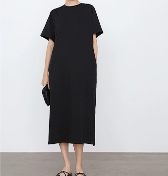 Tシャツワンピ サイドスリット スリム ポケットあり ワンピース ロング丈 半袖 Uネック ルーズ スリム 細身 ストレート スマート 伸縮性 薄手 かわいい 大人可愛い きれいめ シンプル