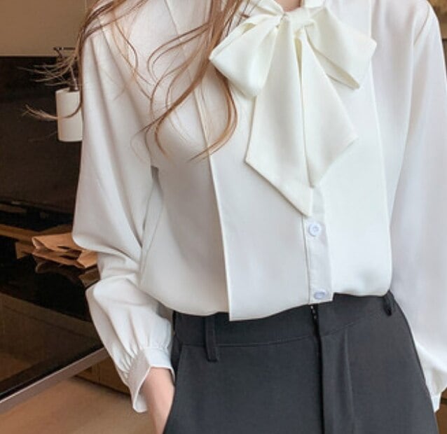 トップス デート かわいい 大人可愛い きれいめ シンプル カジュアル 大人 上品 おしゃれ お洒落 ブラウス ボウタイ リボン 無地 オフィス　通勤 通学 ママ 着回し 春 ２XL ホワイト ブルー