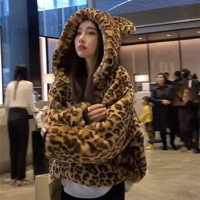 秋と冬のヒョウ柄の韓国バージョンのクマのコートかわいい女の子のイミテーションウサギの毛皮のジャケットショート厚手のフード付きトップジャケット ショート 厚みのあるフード付きトップ