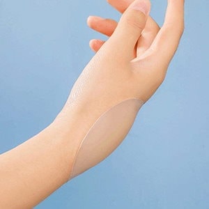 ニップレス 3 個セット 6 枚入り シリコン 100% 体温で貼り付く 繰り返し使える 洗える 肌に優しい 2 つ買うと 200 オフ 新感覚