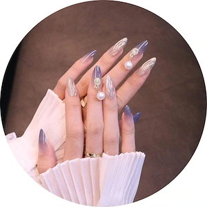 ネイルチップ ロング 24枚入り ブルー キラキラ グラデーション 韓国 人気 可愛い 青 ダイヤモンド パール 付け爪 金箔 長い おしゃれ かわいい 大人 つけ爪 (波紋パールペンダント F378