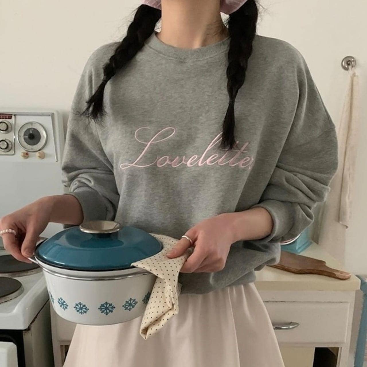 2024秋冬トップス スウェット ラウンドネック 長袖 英語 刺繍 ゆったり 秋 ピンク おしゃれ かわいい 韓国ファッション レディース お出かけ安い