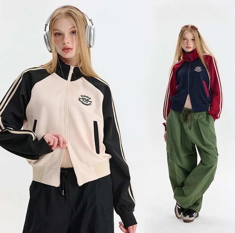 新ヨーロッパと米国カラー衝突ストライプ袖カーディガンセーターショートセクションスタンドアップカラー長袖ジャケット女性