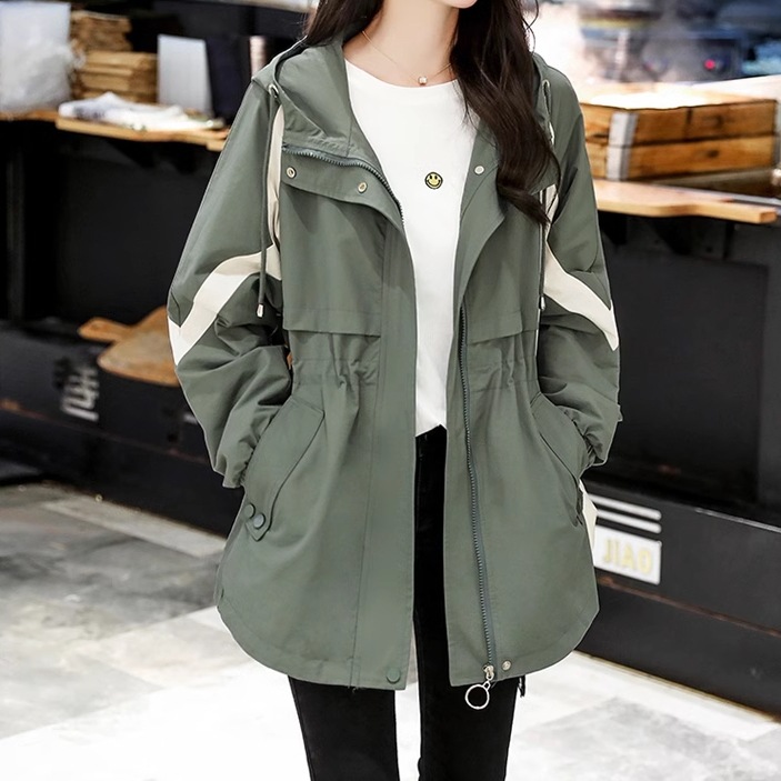レディース アウター ウィンドブレーカー ミディアム 長袖 袖あり ハイネック フード ファスナー ポケット 前開き ボタン バイカラー ポリエステル かわいい 大人可愛い シンプル カジュアル