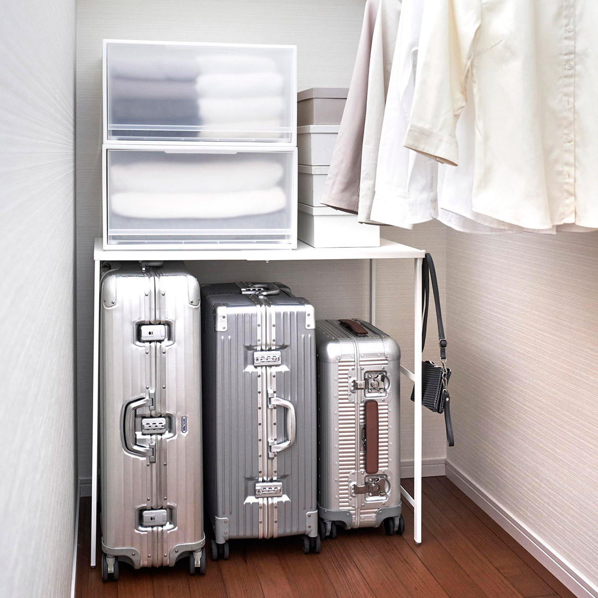 収納ラック 山崎実業 tower タワー 伸縮キャリーケース上ラック ホワイト