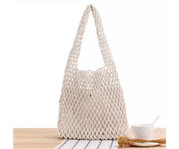 バッグ カバン レディース ショルダー 肩がけ 大容量 折り畳み可能 スクエア 四角 柔らかい ソフト 編み込み 綿 メッシュ かわいい 大人可愛い シンプル カジュアル お洒落 レトロ ラフ