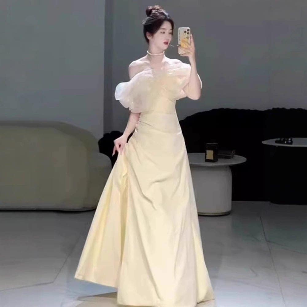 シャンパンカラーエンゲージ オフショルダーモーニングガウン 婚姻届提出用ホワイト ドレス 結婚式 ワンピース お呼ばれドレス