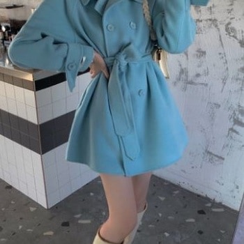 アウター コート レディース 秋冬 冬 かわいい 暖かい トレンチコート ミディアム丈 長袖 襟付き 大きな襟 Aライン リボン ウエストマーク ウエストリボン 前開き フロントボタン パステルカラー