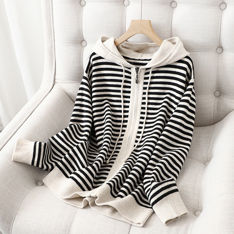 トップス パーカー レギュラー丈 袖あり 長袖 襟なし ストレート フード付き ファスナー 前開き ニット かわいい 大人可愛い カジュアル 上品 おしゃれ お洒落 かっこいい 大人可愛い 大人女子