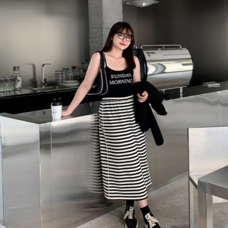 スカート デート フレアスカート ロング かわいい 大人可愛い きれいめ シンプル カジュアル 大人 上品 おしゃれ お洒落 主役級 存在感 春 夏 秋 冬 オールシーズン シーズンレス 10代