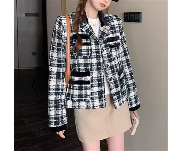 レディース ジャケット アウター 上着 ショート ミドル丈 長袖 襟付き スーツカラー ストレート ポケット ボタン キルティング 厚手 かわいい 大人可愛い きれいめ カジュアル 上品 おしゃれ