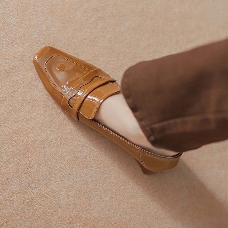 ヒールパンプス おしゃれ 太ヒール カジュアル OL通勤 百掛け ハイヒール 快適 軽量 ミドルヒール 英伦風 レトロ 美脚 単靴 ローファー ヒール高さ3-5cm 母の日