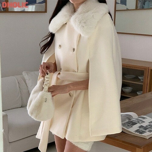 [メガ割りSALE]ストラップ付エコファーカラーダブルボタンケープハーフコート