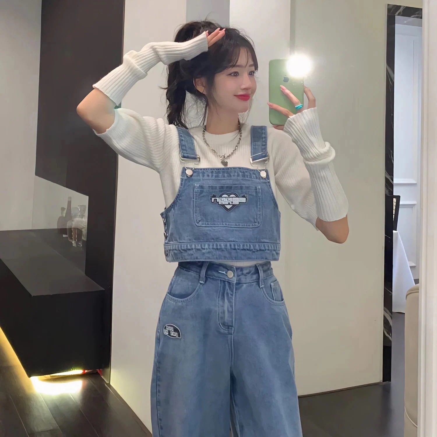 25 セットアップ カジュアル ショート丈トップス ジーンズ ファッション シルエット ハイウエスト ワイドパンツ ストレートパンツ ハイウエスト こなれ メンズライクサイズセットアップ