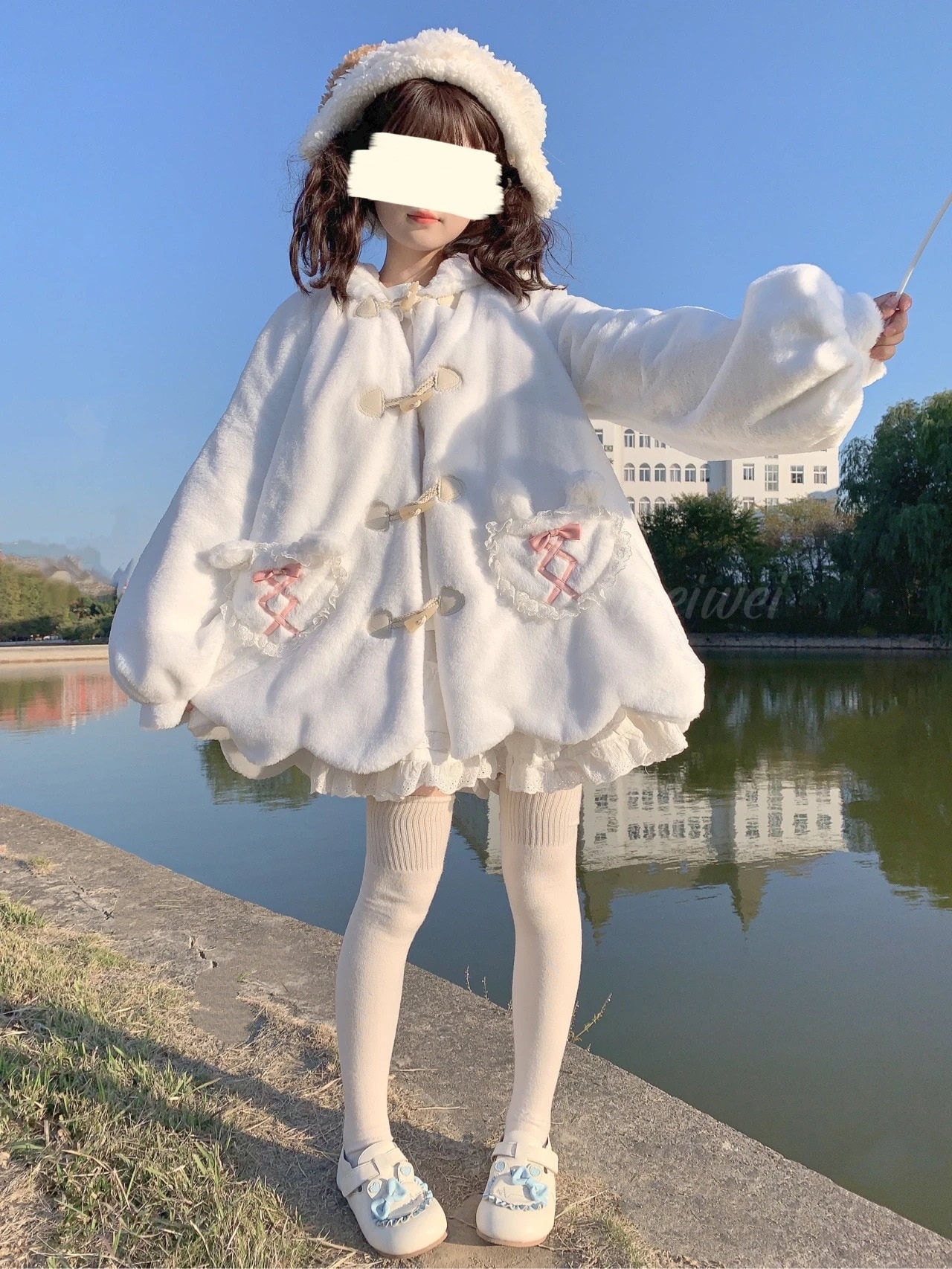 Lolita毛绒短款兔耳朵外套洛丽塔牛角扣可爱宽松秋冬保暖女生上衣