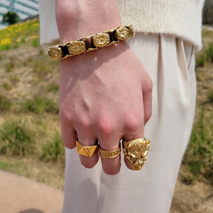 ノーブルンステンレススチールゴールドメッキ四角名品芸能人韓国男性チェーンブレスレット 6,213円