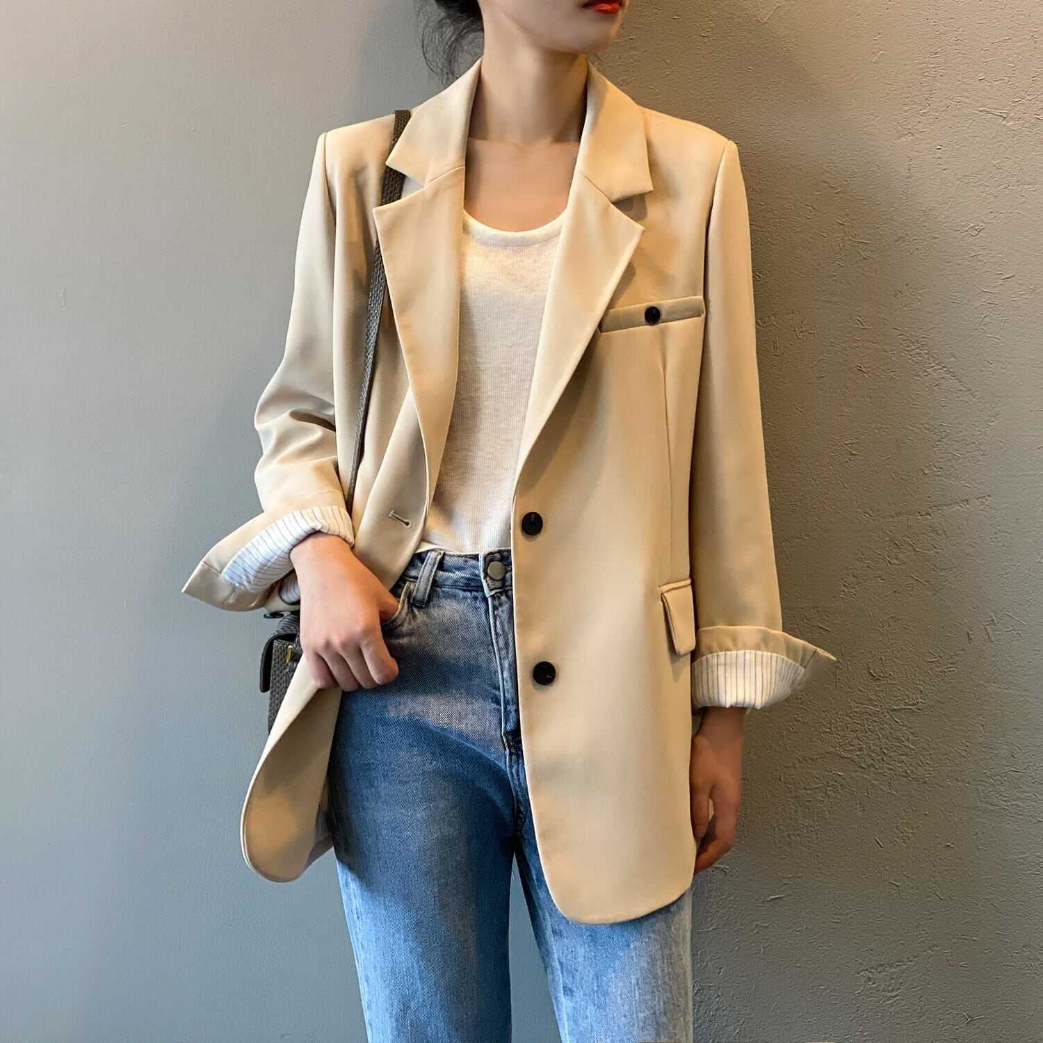 レディース ジャケット 上着 テーラードジャケット 美シルエット スーツ 韓国 インスタ映え 高見え スタイルアップ 可愛い かわいい かっこいい 大人 上品 きれいめ シンプル クラシック lout