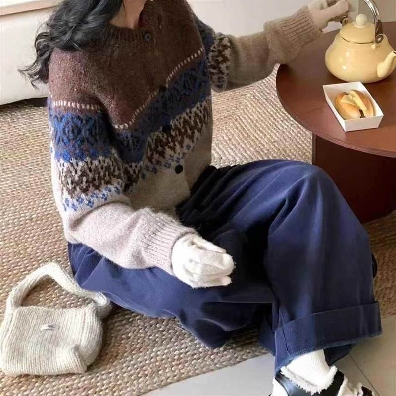 トップス カーディガン レディース 長袖 クルーネック ミディアム丈 前開き ボタン かわいい 大人可愛い きれいめ シンプル 上品 おしゃれ かっこいい カジュアル こなれ感 個性的 主役級 存在感 4,986円