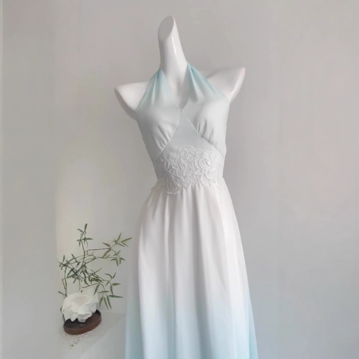 【急速出荷】ヤジョサントリーニ気質仙気ブルーグラデーションリゾート首掛けシフォンワンピース