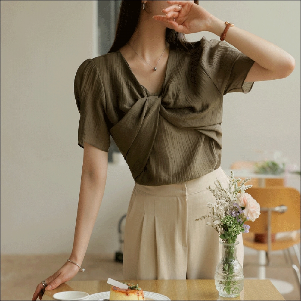 クリック＆ファニーレチェパフツイストブラウス