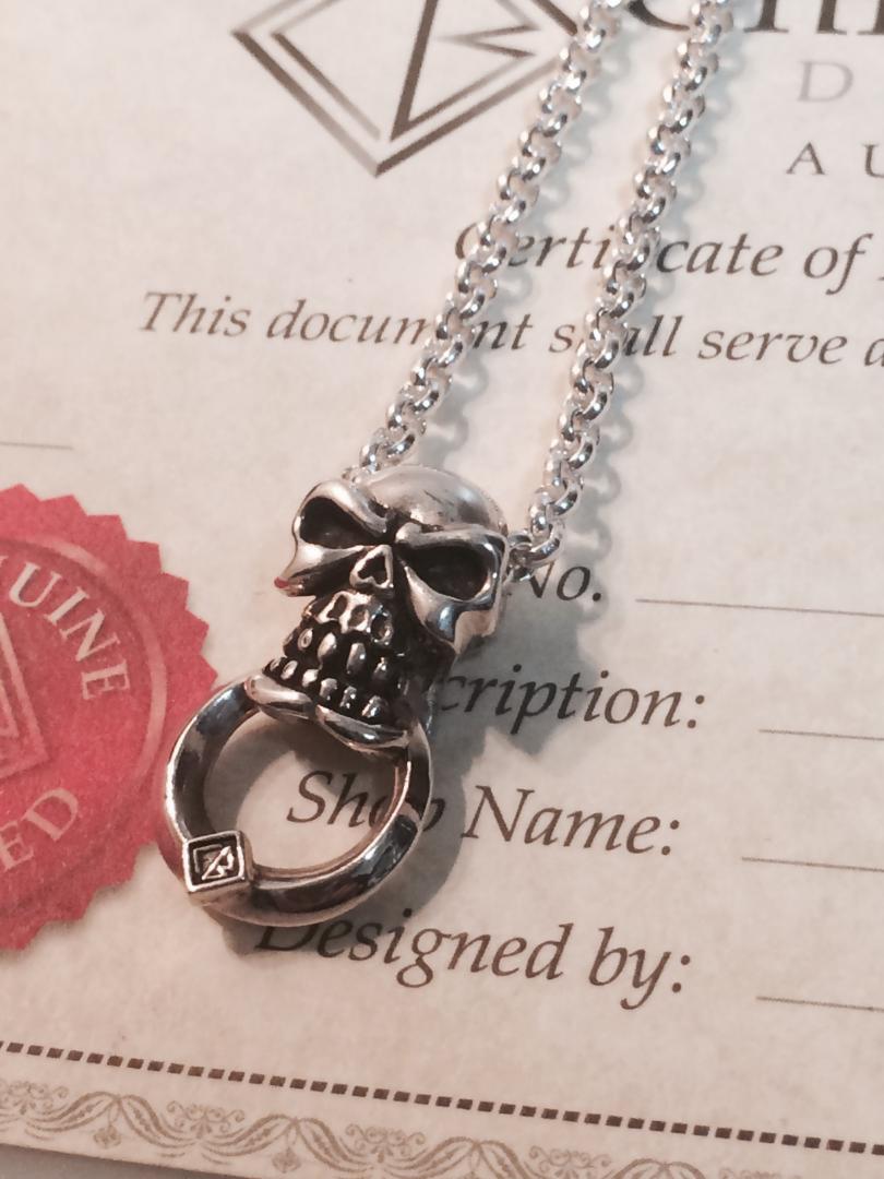 クリスブラック　ペンダント ダイヤ入り